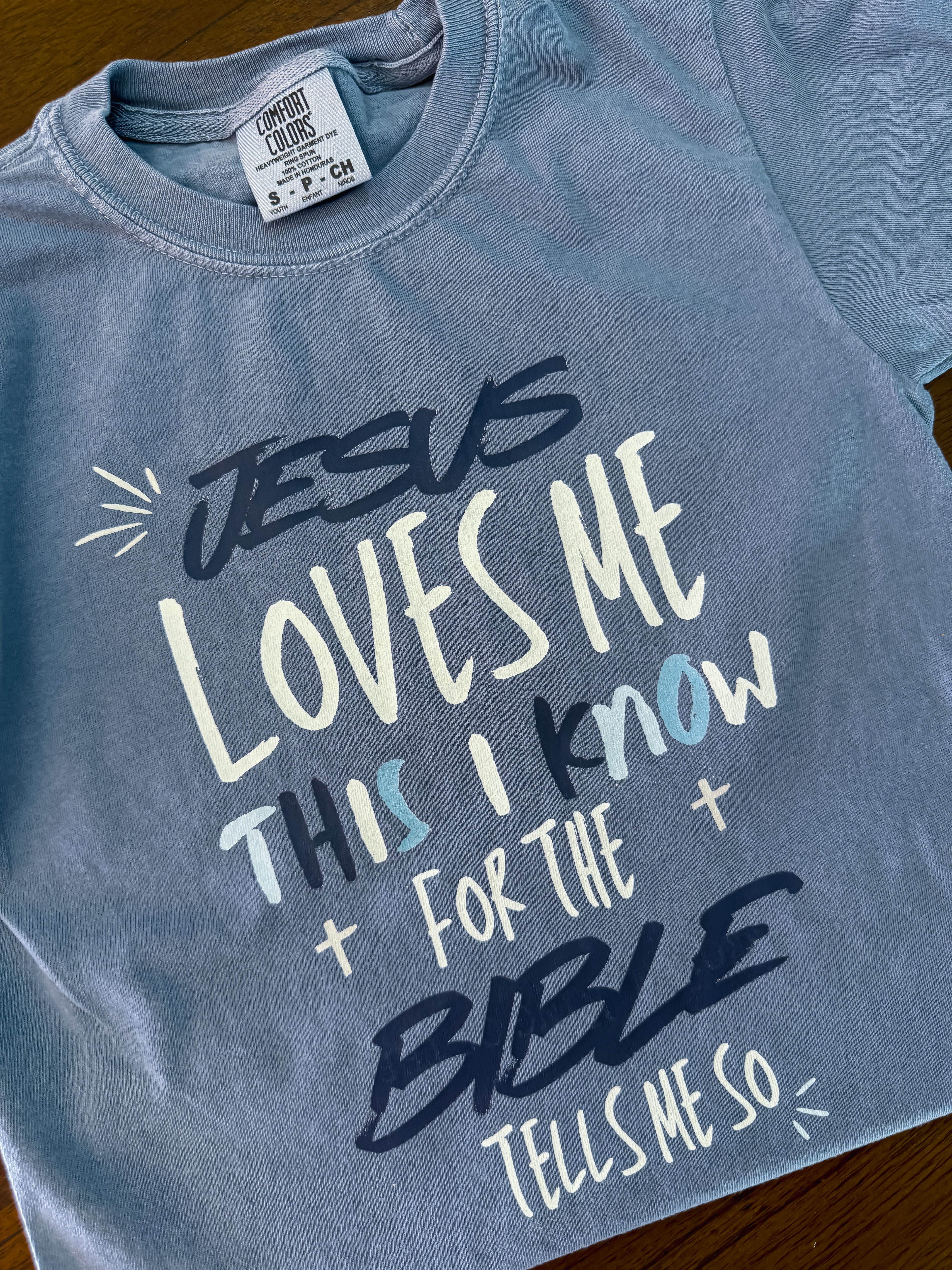 Jesus loves me youth boys Tshirt